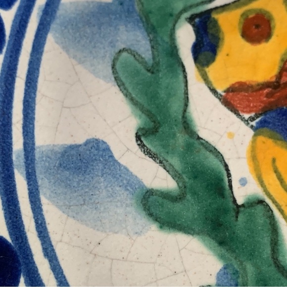 Dalores Hidalgo Folk Art Mexican Pottery Plate 8" Amora Fish Signed - Picture 6 of 8